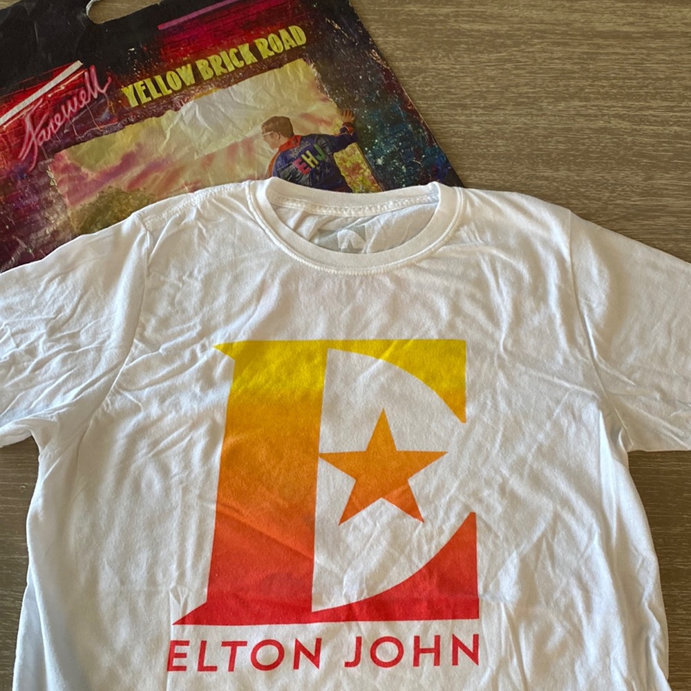 Elton John 2019 Farewell Yellow Brick Road concert Tshirt with souvenir bag